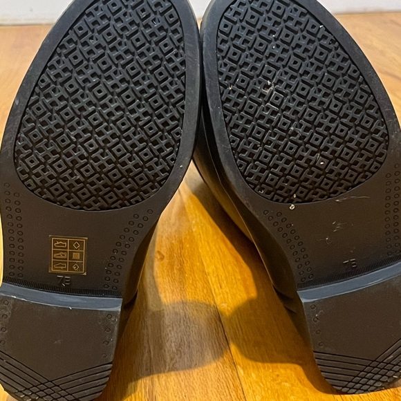 Tory Burch Black and Brown Logo Boots - Picture 5 of 7